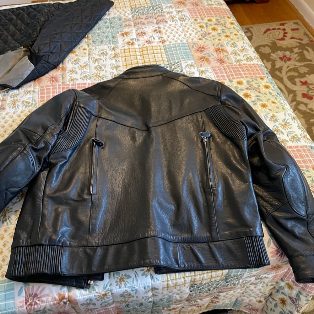 I sold my motorcycle and I no longer need this jacket.